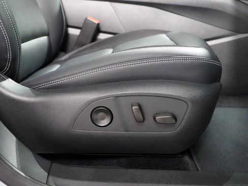 Used 2024 Chevrolet Blazer EV LT image 68