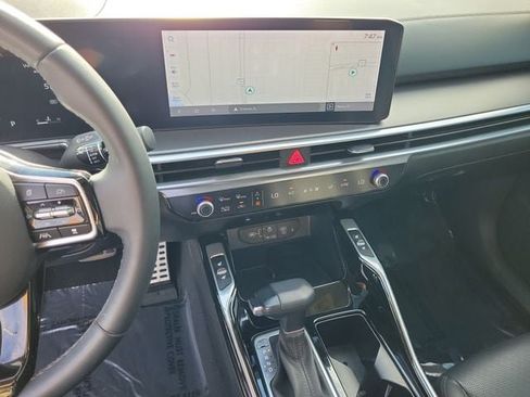 Used 2024 Kia Sorento SX FWD image 23