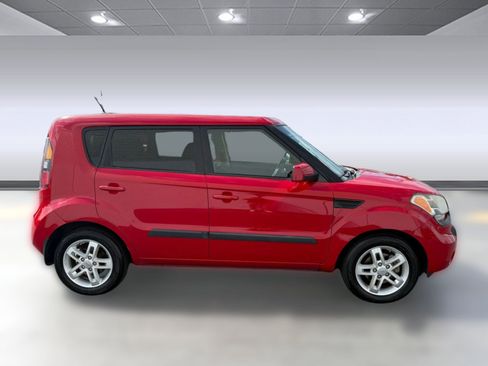 Used 2011 Kia Soul + image 8