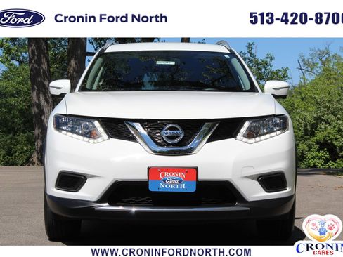 Used 2015 Nissan Rogue SV w/ SV Premium Package image 2