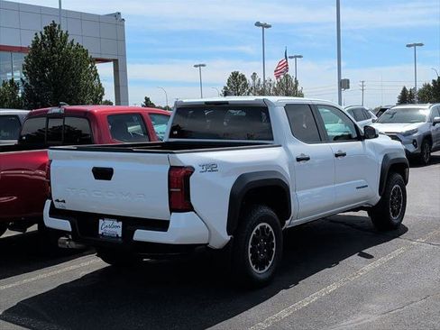 Certified 2024 Toyota Tacoma TRD Off-Road AWD/4WD image 4