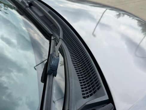 Used 2014 Toyota Corolla LE FWD image 31