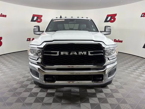 Used 2024 RAM 3500 Tradesman w/ Chrome Appearance Group AWD/4WD image 11
