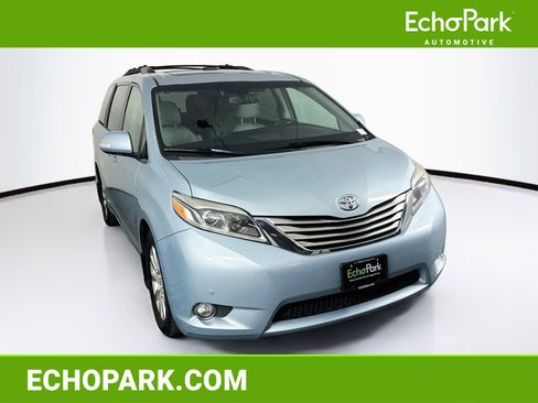 Used 2017 Toyota Sienna Limited Premium AWD/4WD image 1