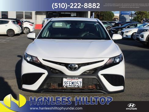 Used 2021 Toyota Camry SE image 4
