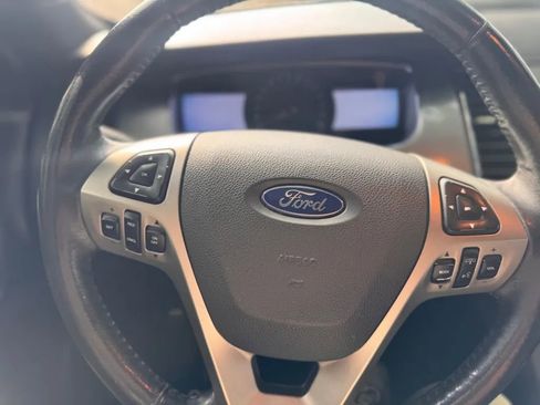 Used 2014 Ford Taurus SEL w/ Equipment Group 201A image 8