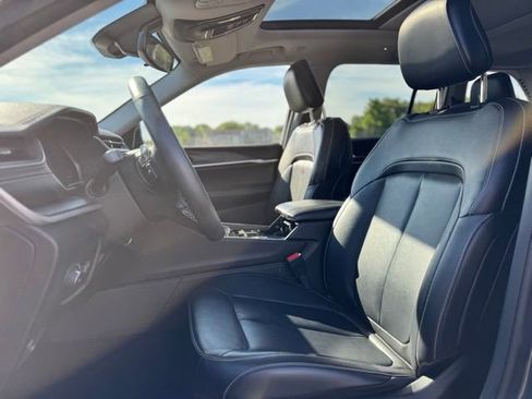 Certified 2022 Jeep Grand Cherokee Limited image 14