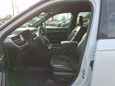 Used 2022 Jeep Grand Cherokee Trailhawk image 15