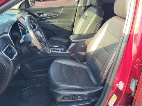 Used 2020 Chevrolet Equinox LT w/ Sport Edition image 17