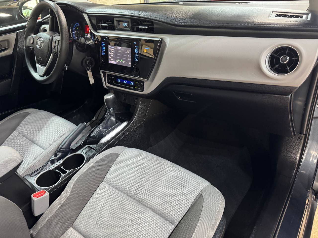 Used 2019 Toyota Corolla LE FWD image 9