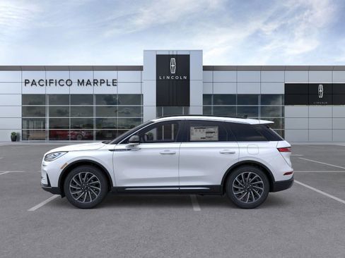 New 2026 Lincoln Corsair Reserve image 3