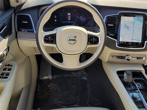 Certified 2025 Volvo XC90 T8 Plus image 6