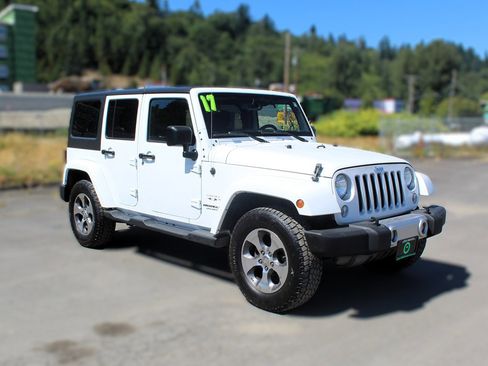 Used 2017 Jeep Wrangler Unlimited Sahara image 1