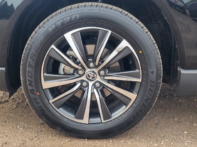 Used 2024 Toyota Venza LE AWD/4WD image 10