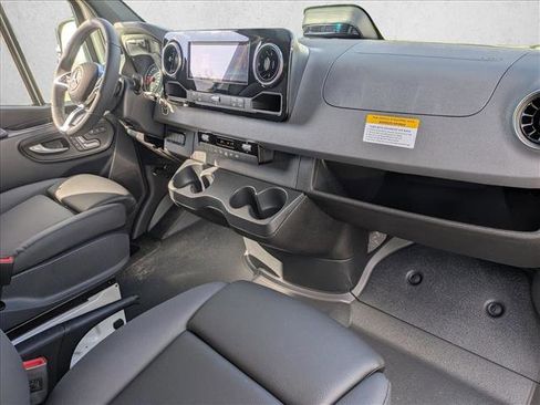 New 2026 Mercedes-Benz Sprinter 2500 image 13