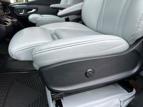 Used 2024 Mercedes-Benz Sprinter 3500 image 30