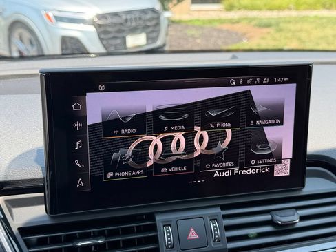 Certified 2023 Audi SQ5 Premium Plus w/ Premium Plus Package AWD/4WD image 29