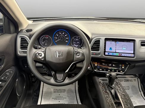 Used 2018 Honda HR-V EX image 28
