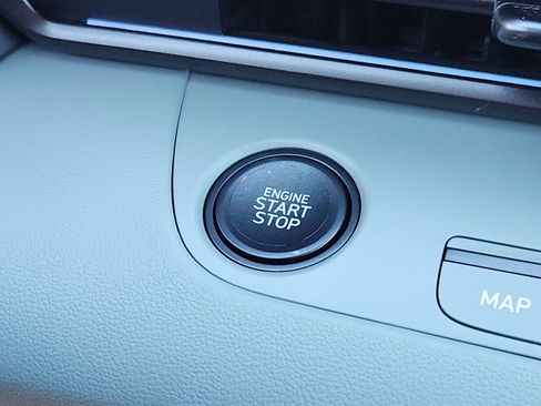 New 2026 Hyundai Elantra Limited image 30