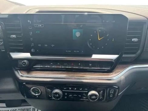 Used 2023 Chevrolet Silverado 1500 LT AWD/4WD image 27