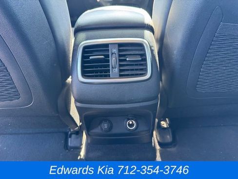Used 2017 Kia Sorento LX w/ LX Convenience Package image 18