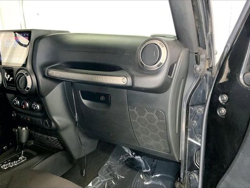 Used 2015 Jeep Wrangler Unlimited Sport image 15