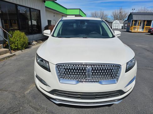Used 2019 Lincoln MKC Select w/ Select Plus Package FWD image 3