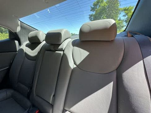 Used 2013 Hyundai Elantra Limited FWD image 14