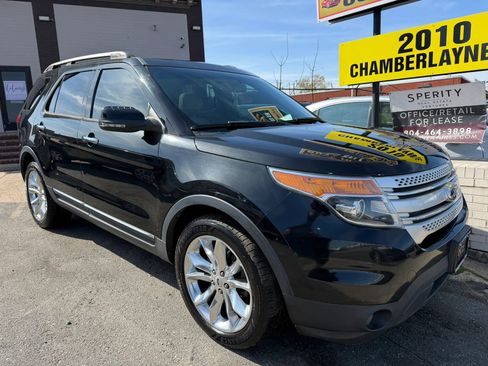 Used 2013 Ford Explorer XLT image 2