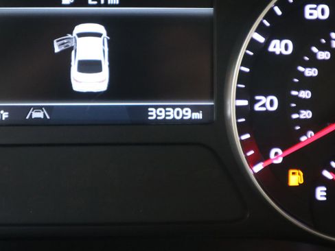 Used 2023 Kia Forte LXS image 36