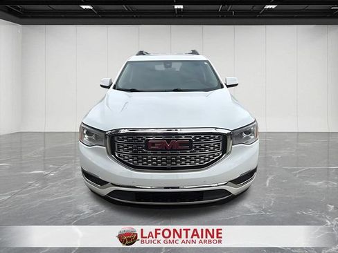 Used 2019 GMC Acadia Denali w/ Technology Package AWD/4WD image 2