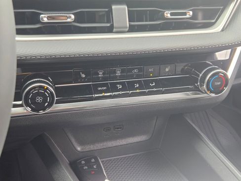 New 2026 Chevrolet Equinox LT w/ Safety and Technology Package FWD image 22