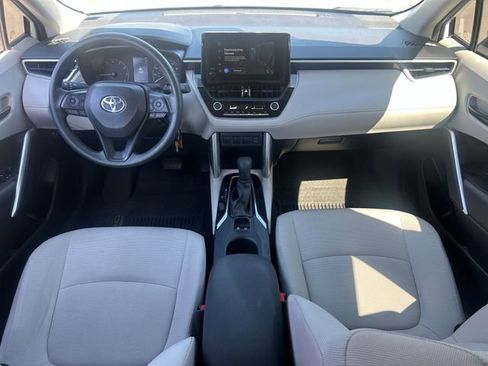 Used 2024 Toyota Corolla Cross L FWD image 25