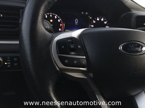 Used 2022 Ford Explorer XLT image 37