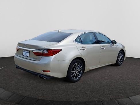 Used 2016 Lexus ES 350 w/ Luxury Package w/Wood Trim FWD image 7