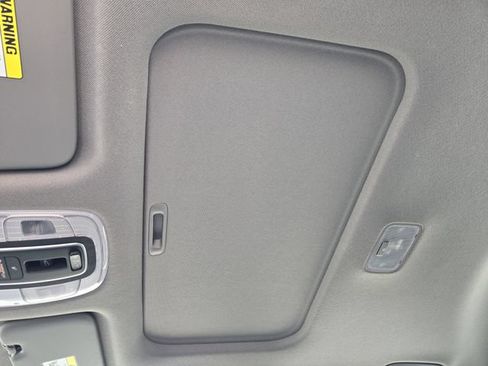 Certified 2025 Hyundai Elantra SEL FWD image 24