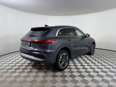 Used 2025 Audi Q5 Premium w/ Convenience Package image 7