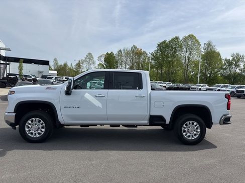 New 2026 Chevrolet Silverado 2500 LTZ w/ LTZ Convenience Package AWD/4WD image 2