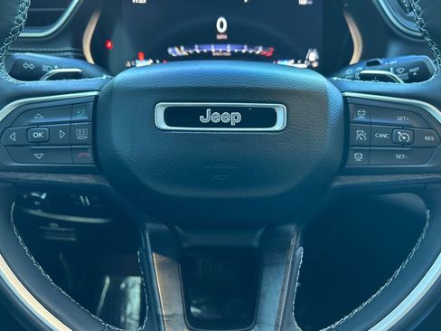 Used 2023 Jeep Grand Cherokee Limited w/ Trailer Tow Prep Group (B) image 10