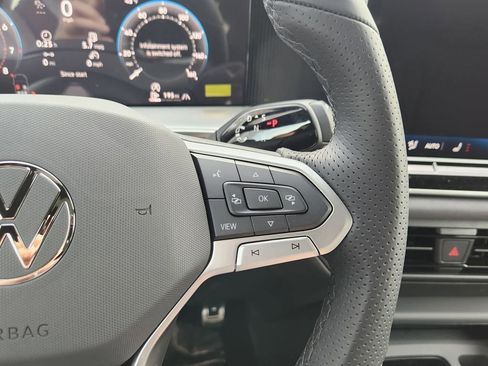 New 2026 Volkswagen Tiguan SE R-Line AWD/4WD image 18