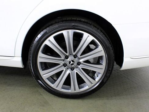 Used 2018 Mercedes-Benz E 300 4MATIC image 12