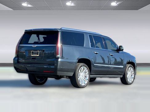 Used 2020 Cadillac Escalade ESV Platinum image 9