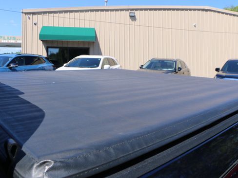 Used 2023 Toyota Tundra Platinum AWD/4WD image 33