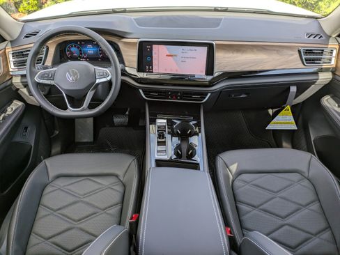 New 2026 Volkswagen Atlas SE FWD image 17