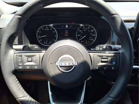 Used 2024 Nissan Pathfinder SL FWD image 15