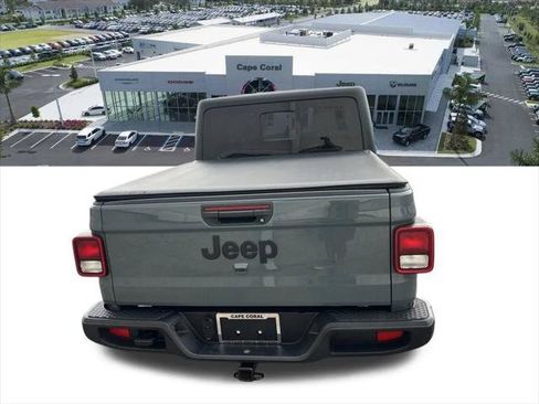 Certified 2024 Jeep Gladiator Sport AWD/4WD image 9