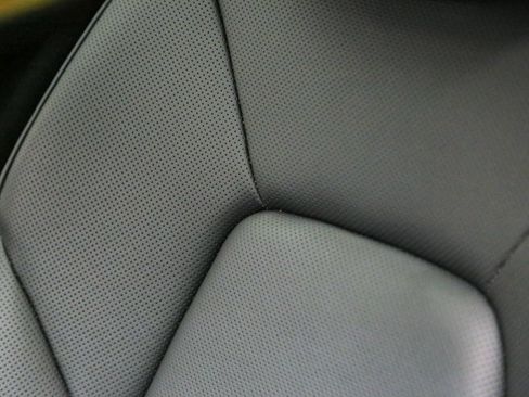 Certified 2025 Porsche Cayenne Coupe AWD/4WD image 26