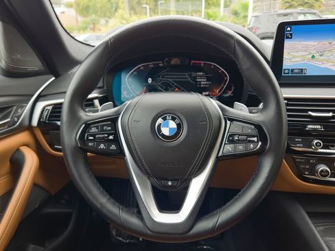 Used 2023 BMW 530i w/ Premium Package RWD image 19