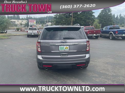 Used 2014 Ford Explorer XLT w/ Equipment Group 202A AWD/4WD image 4