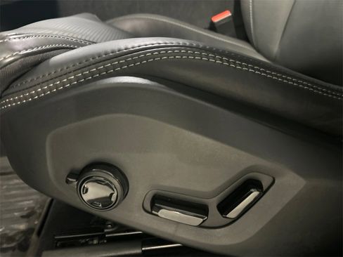 Certified 2025 Volvo XC60 T8 Ultra w/ Protection Package Premier image 11